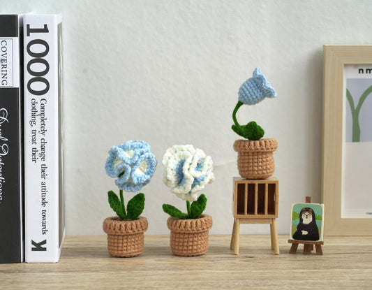 Blue and White Flowers. Potted Flower Amigurumi DIY Crochet Kit Wizardi F07N8-M20 Wizardi