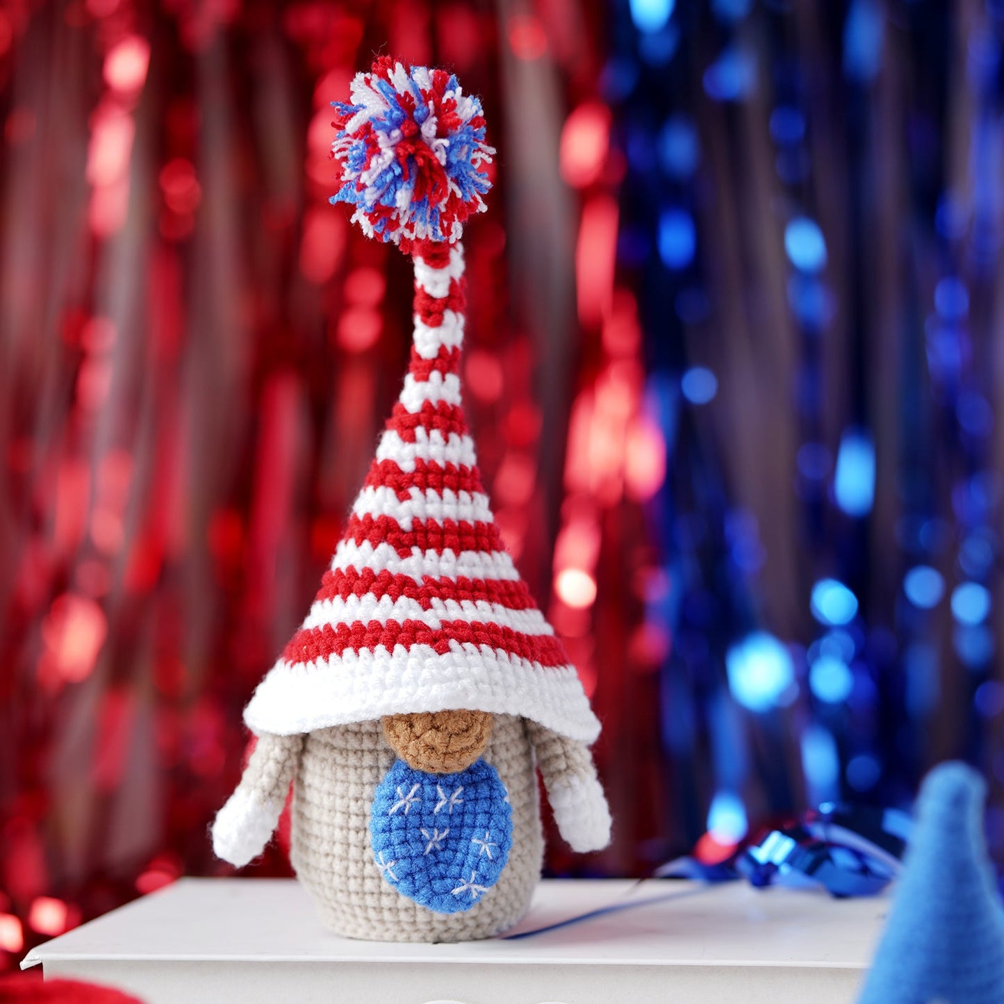 Patriotic Gnome Amigurumi DIY Crochet Kit Wizardi F07N8-M195 Wizardi
