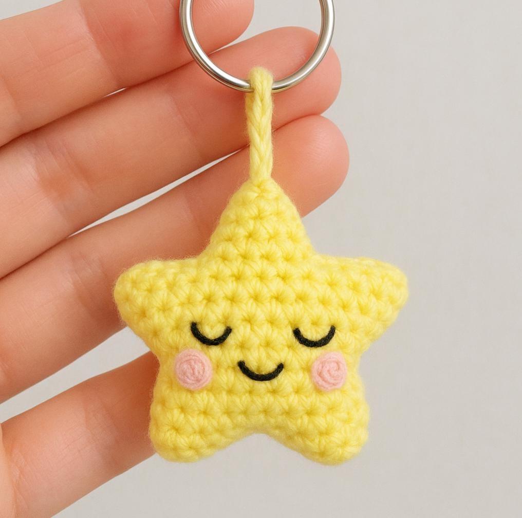 Sleepy Star Crochet Pattern | 3D Amigurumi Keychain Plush | Kawaii Keychain BBM