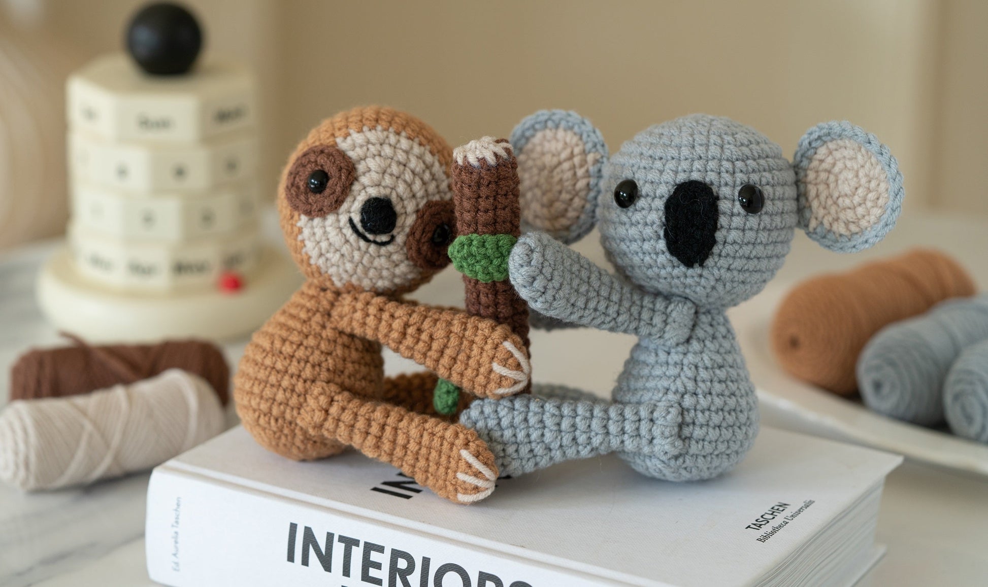 Sloth and Koala Amigurumi DIY Crochet Kit Wizardi F07N8-M207 Wizardi