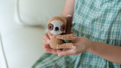 Sloth and Koala Amigurumi DIY Crochet Kit Wizardi F07N8-M207 Wizardi